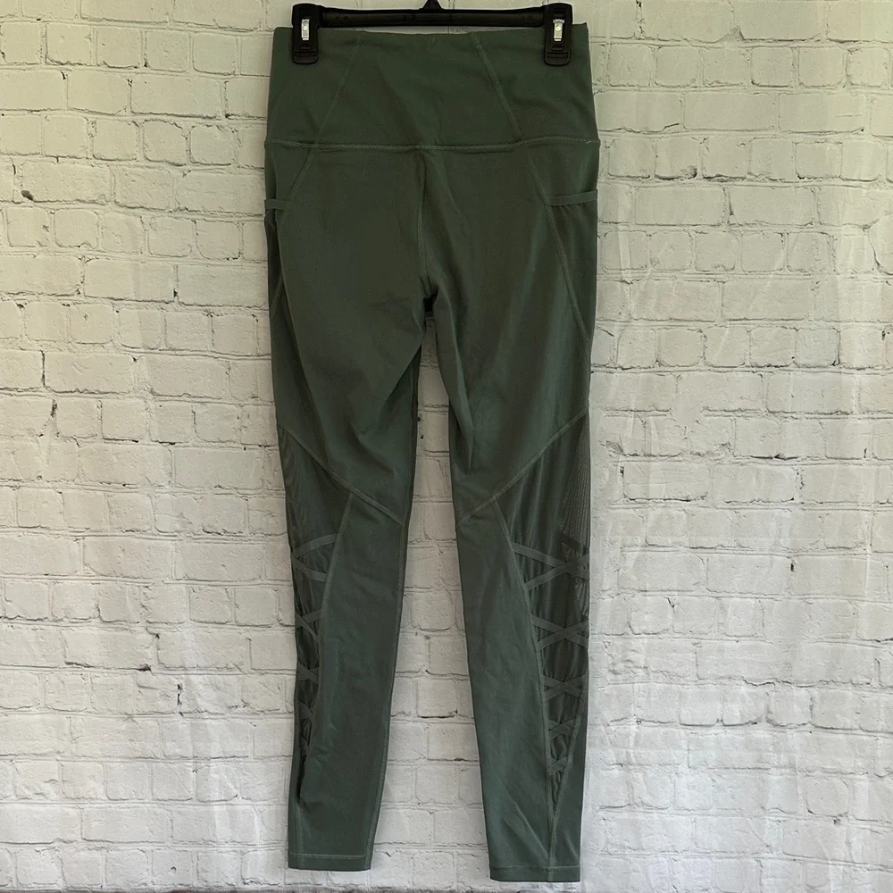 Victoria Sport High Rise Olive Green Active Leggings with mesh inserts M